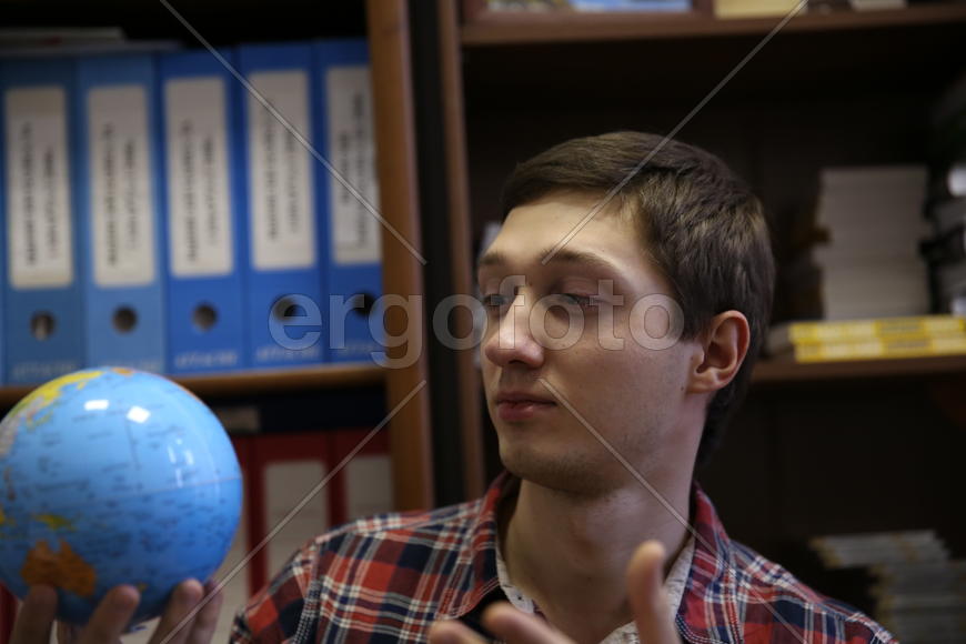 Весь мир на ладони