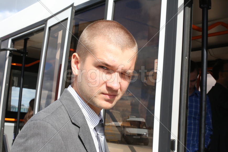 Евгений Алексеевич Никитин - терпеливая модель.