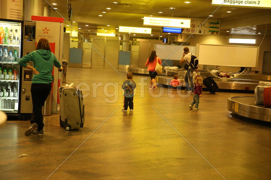 В ожидании регистрации. Аэропорт. 