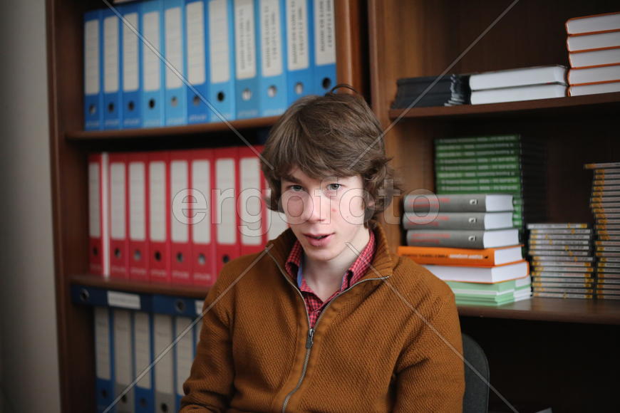 Поэт Семенов.