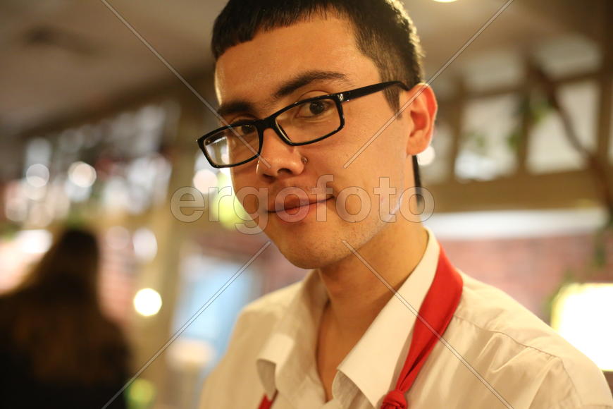 Шахзод, работает в "МУ-МУ"