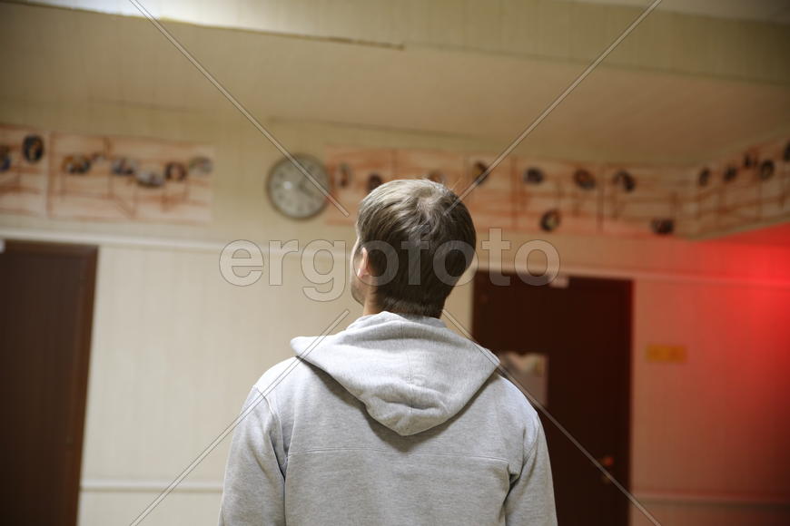 Человек и часы