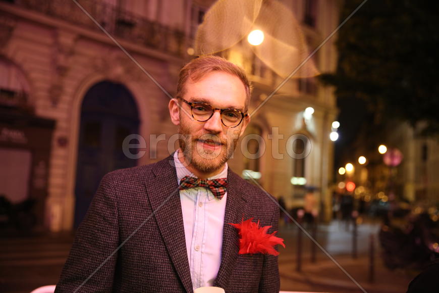 Ночной Париж