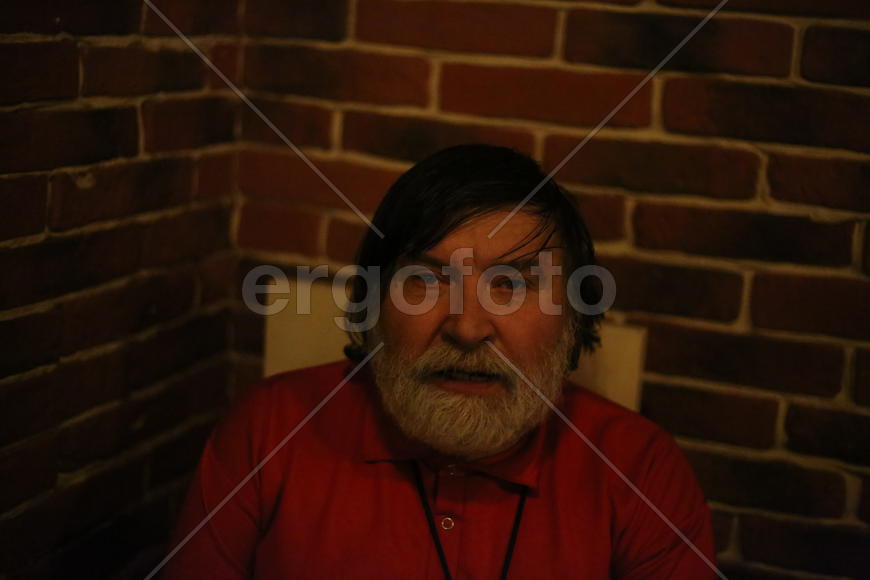 Похож на гнома