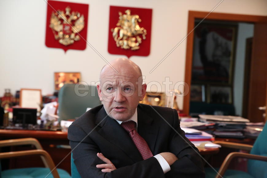 Платонов думает