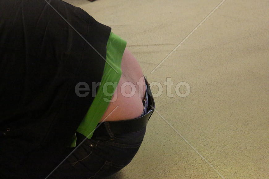 Странная мода - открытая задница