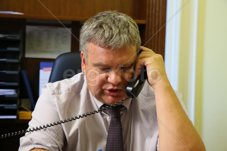 Осипов за работой.