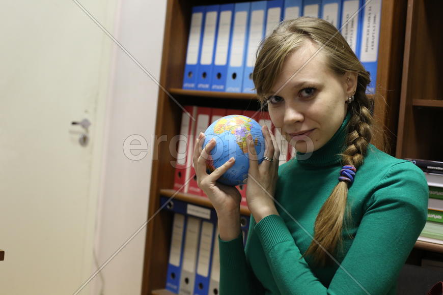 Анастасия Филимонова улыбается