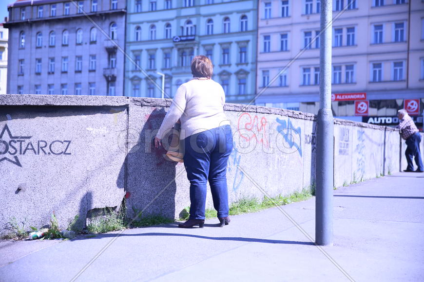 Полные люди в Праге. 