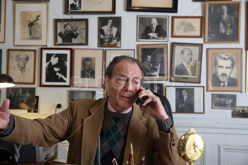 Россияне ему благодарны