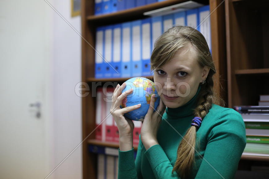 Анастасия Филимонова смотрит