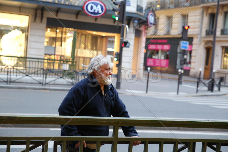 Его знают многие на этом перекрёстке