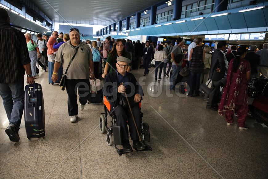 Садитесь, довезем.