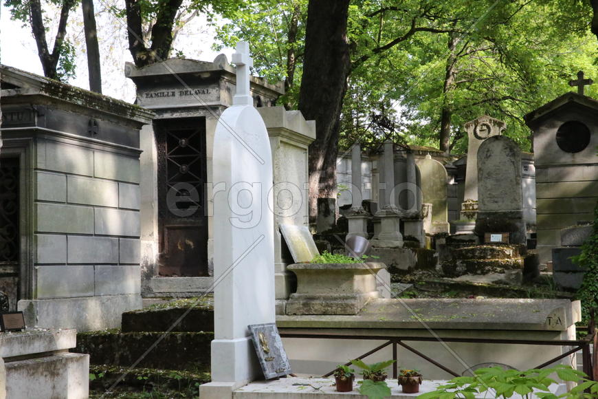 Вся история Парижа здесь.