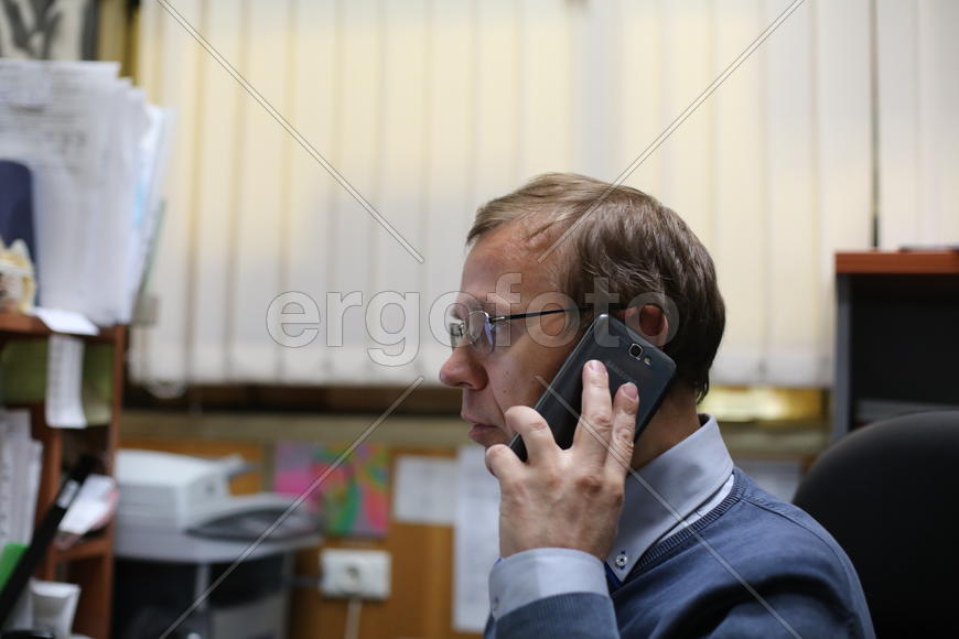 Востриков и телефон