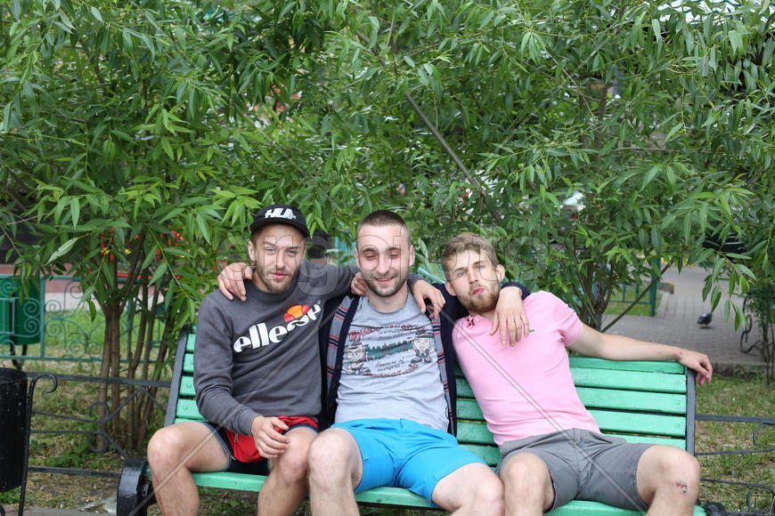 Трое приколистов