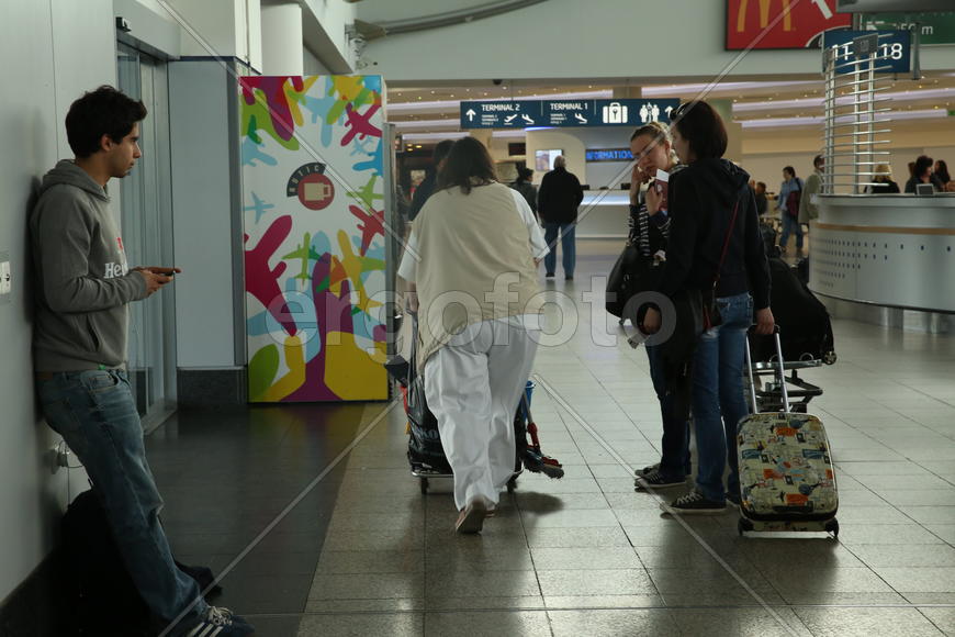 Прага. Аэропорт. 