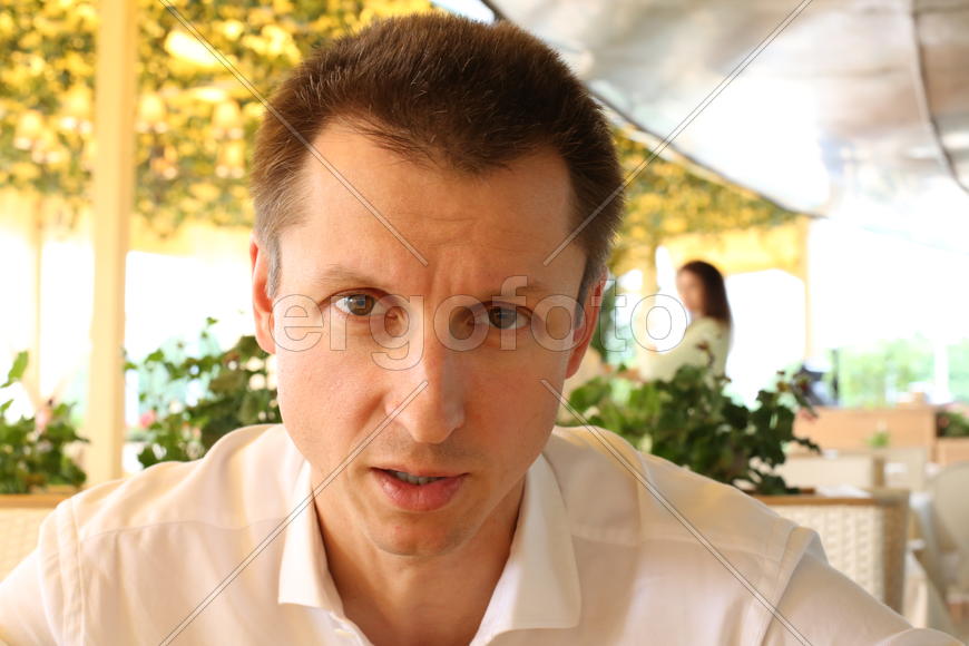 Он умеет слушать