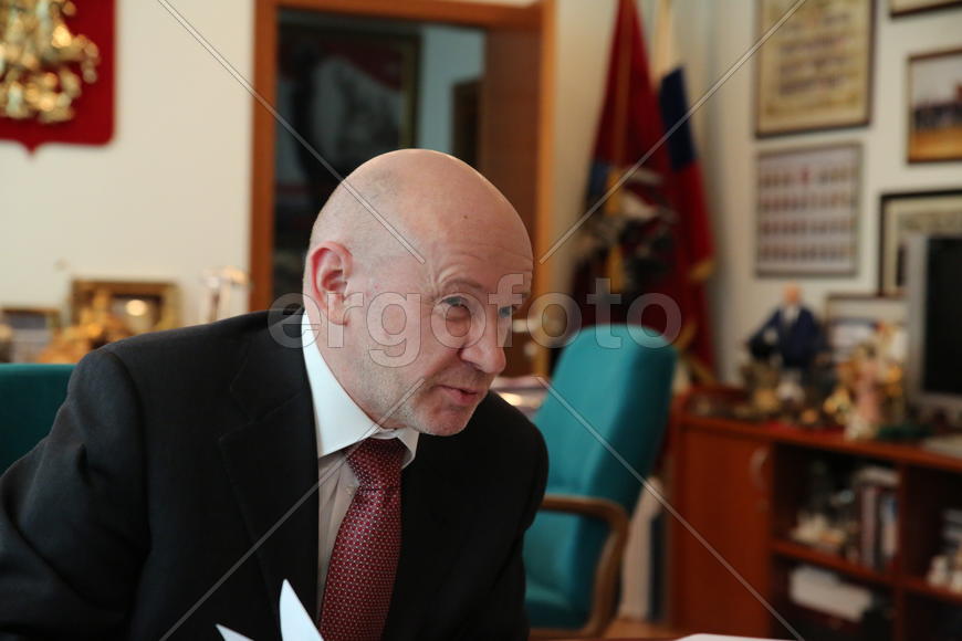 Платонов комментирует