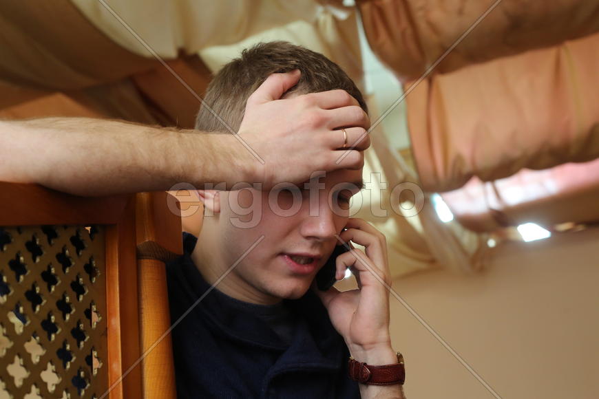 Телефон и человек.