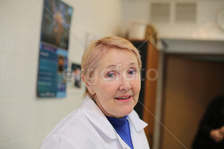 Людмила Анатольевна Аксамит в своём кабинете