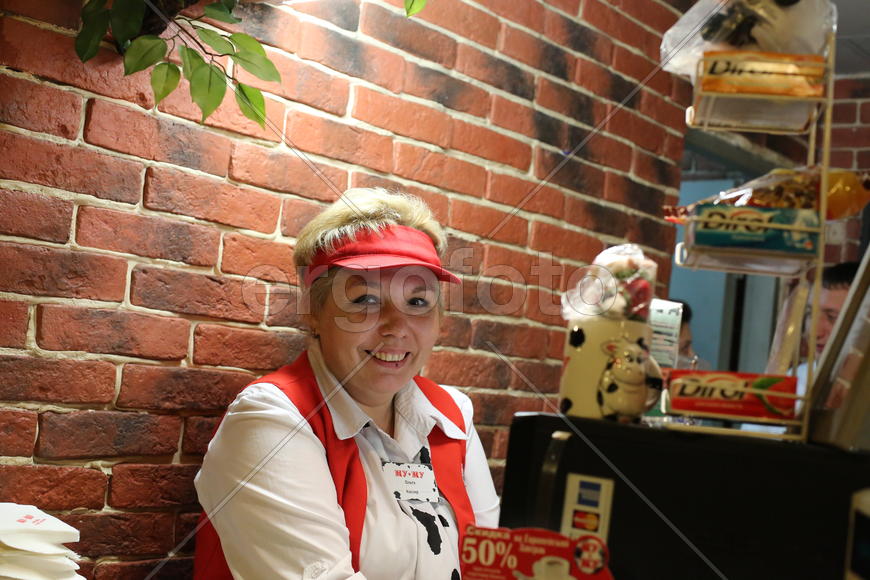 Касса работает быстро