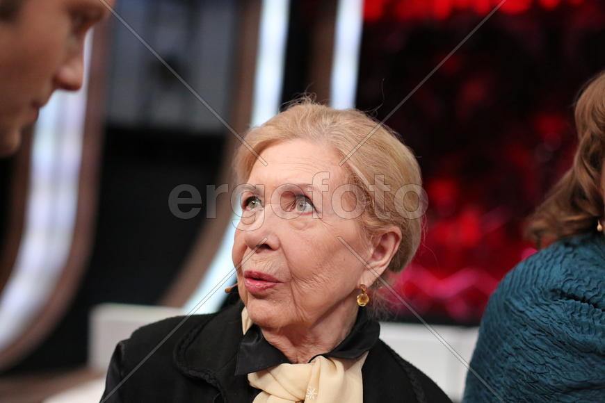 Инна Макарова удивляет