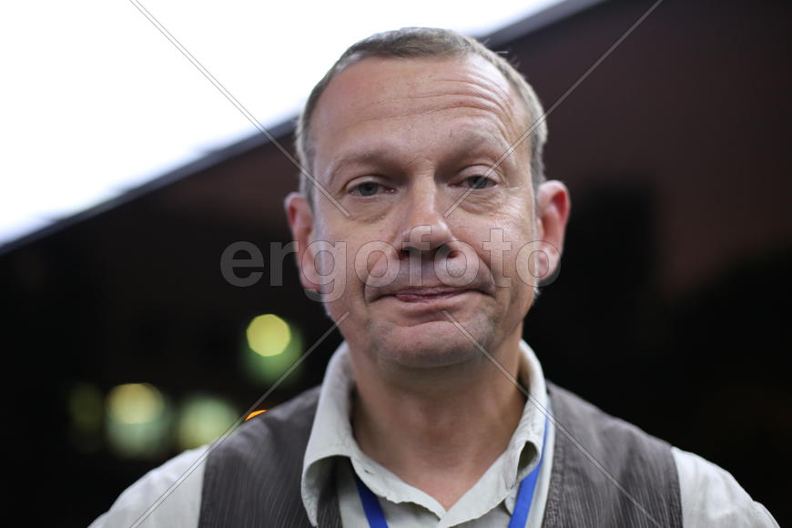 Игорь Гончаров, Ружейников