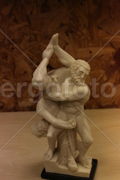 Эротическая скульптурная композиция