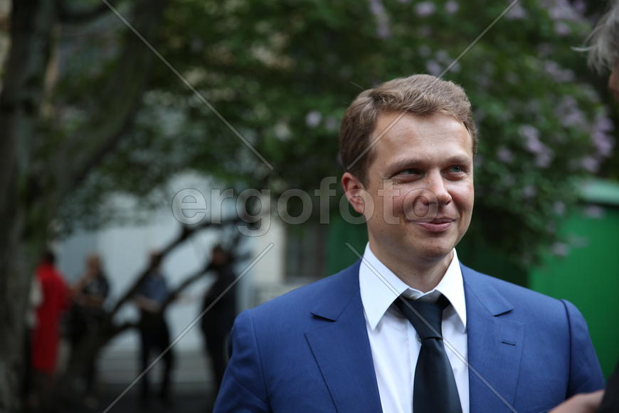 Улыбка чиновника