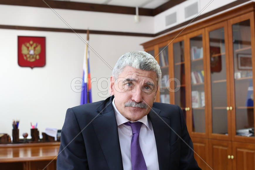 Владимир Глотов стоит на страже интересов страны