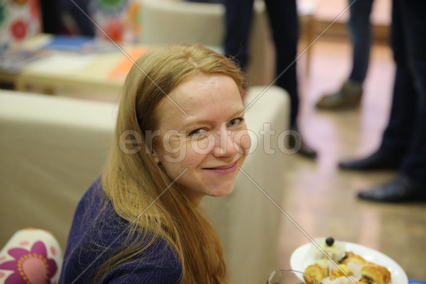 Незнакомка на фуршете