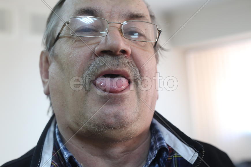 Показываю язык