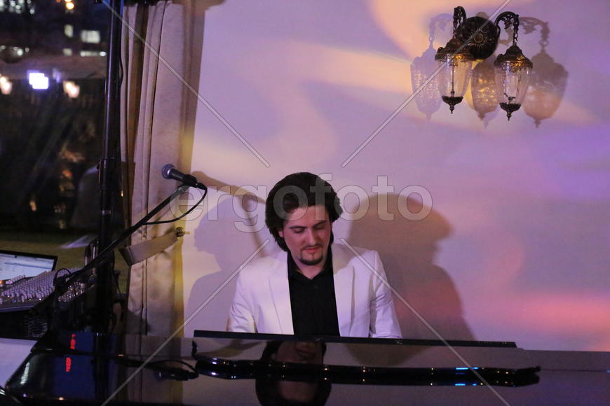 Евгений Соколовский, пианист