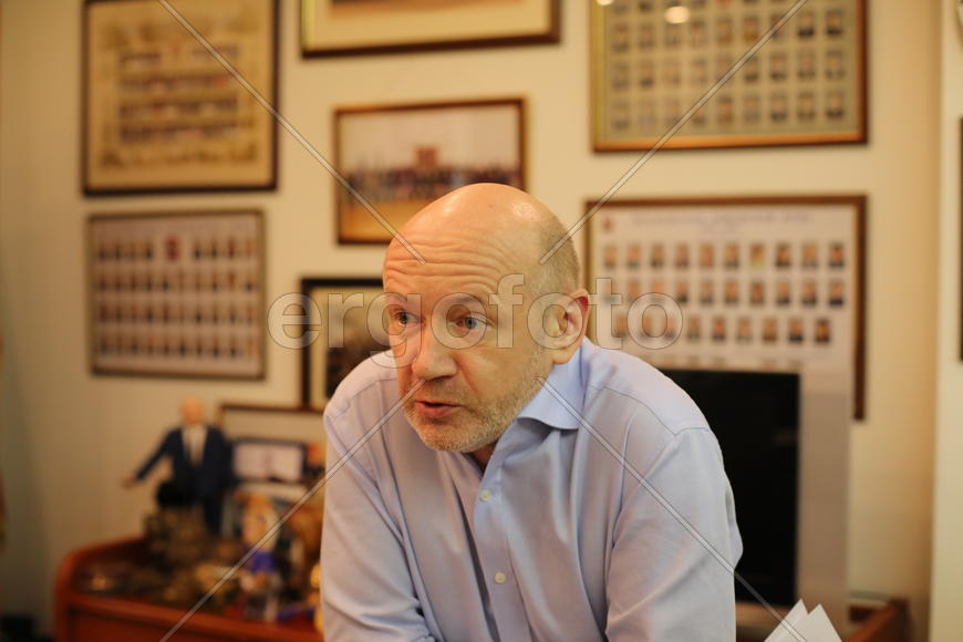 Платонов удивляется