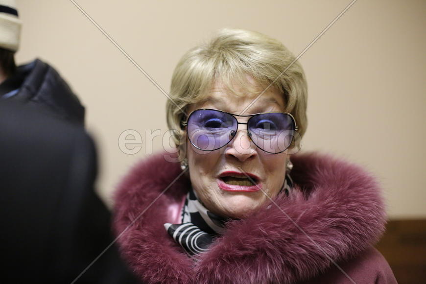 Взгляд актрисы Хитяевой