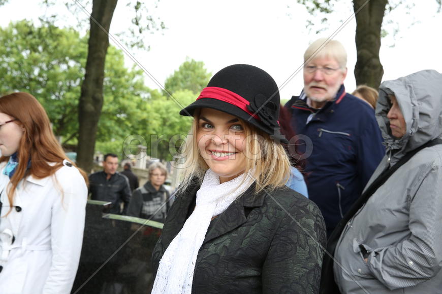 Улыбка на кладбище