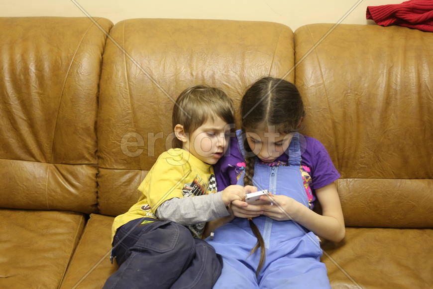 Сначала телефон, потом азбука