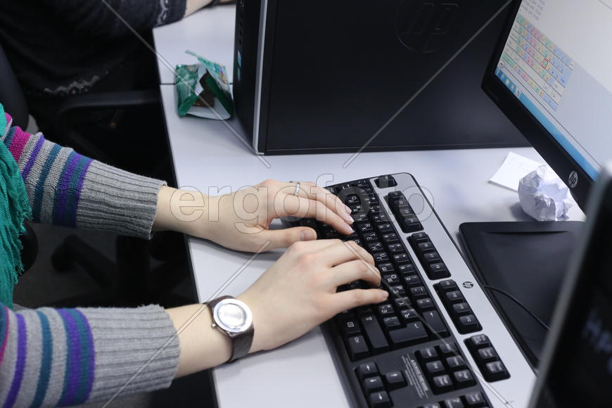 Руки и клавиатура