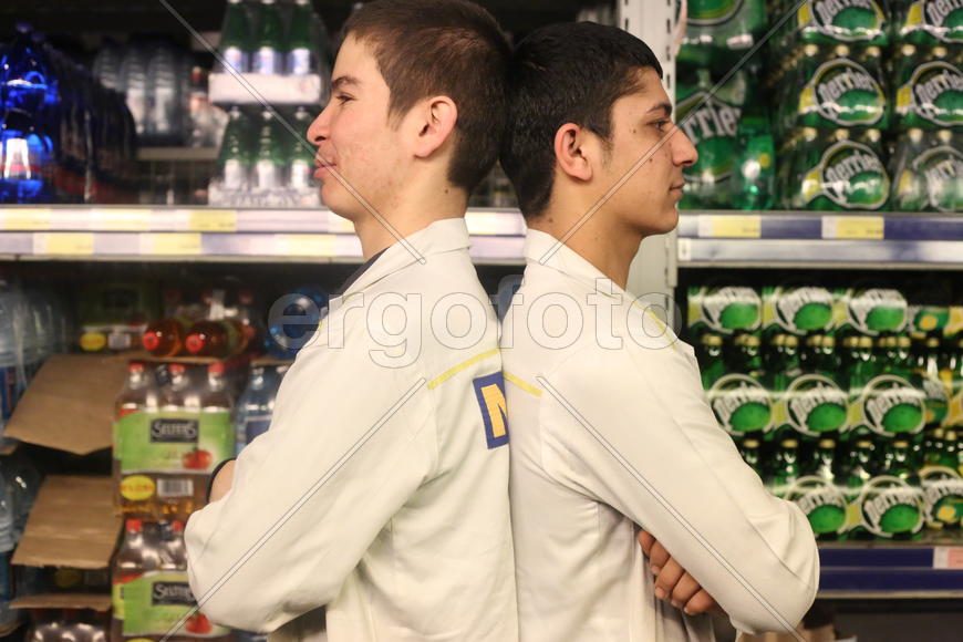 Друзья в Metro