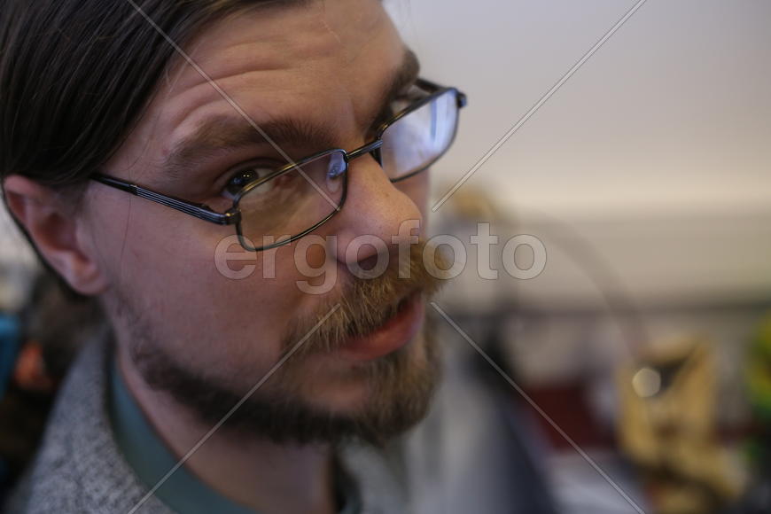 Сотрудник ТРК "Мир" проходит "Соло на клавиатуре"