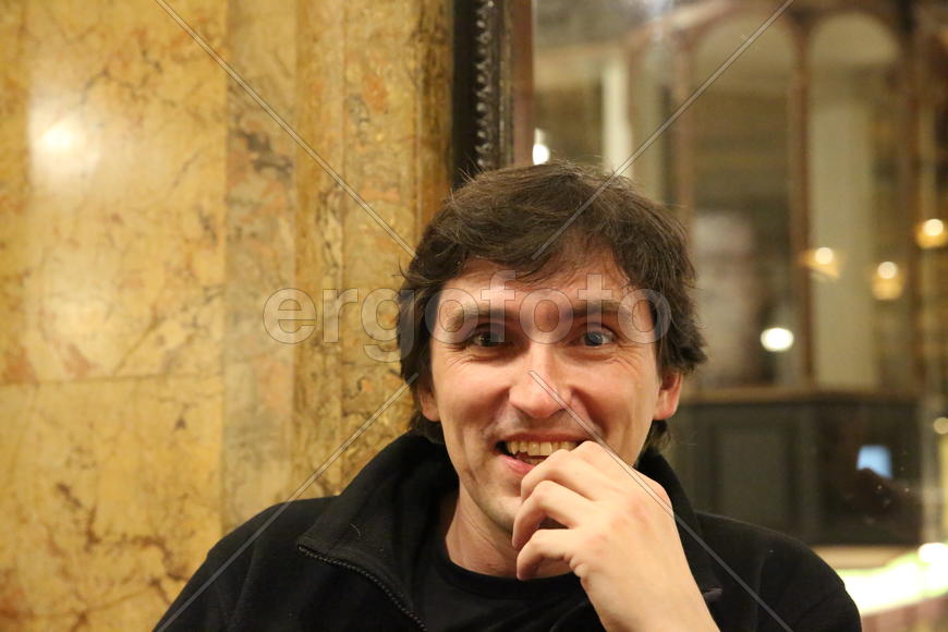 Владимир Поморцев улыбается