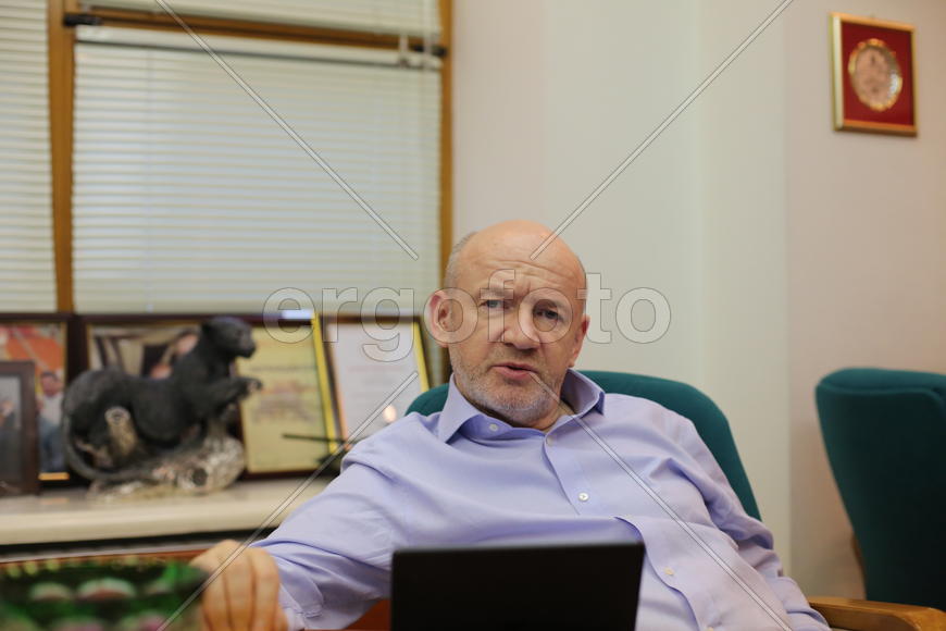 Чиновник без галстука. Владимир Платонов