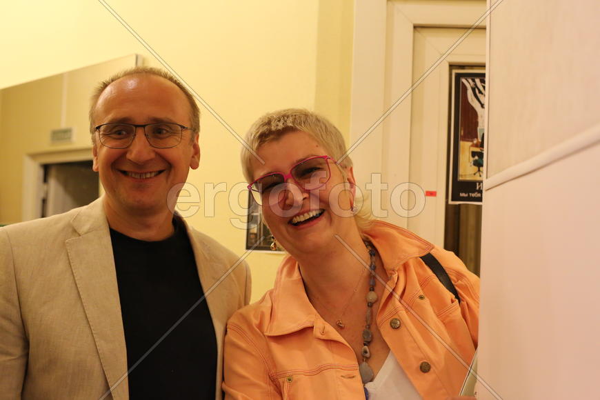 Писатель Татьяна Витальевна Устинова и её муж на радиостанции Шансон
