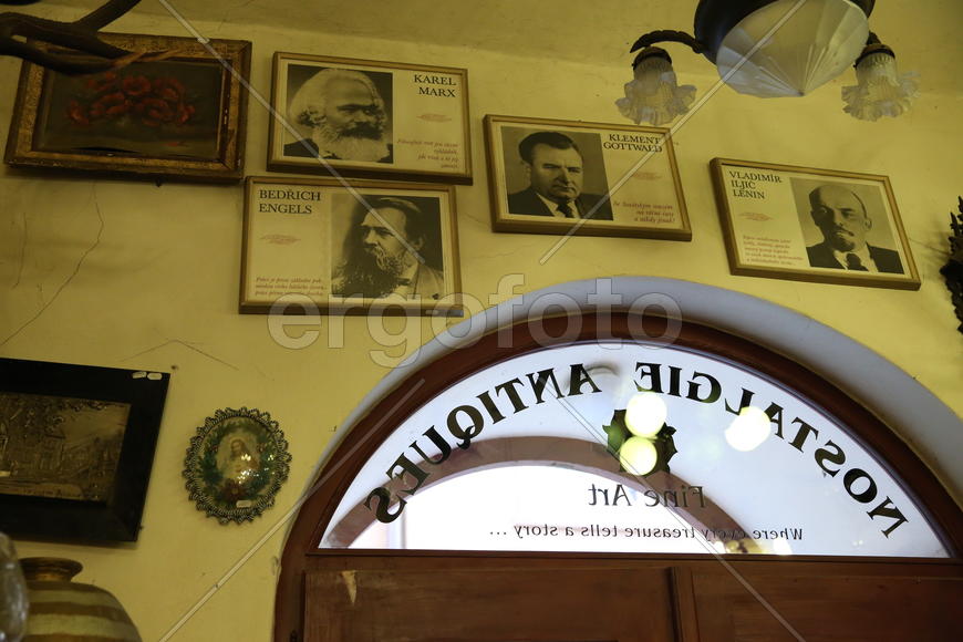 Маркс, Энгельс, Ленин и Готвальд