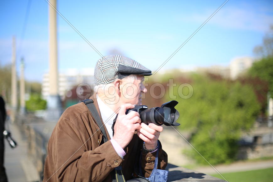 Фотограф на пражской улице