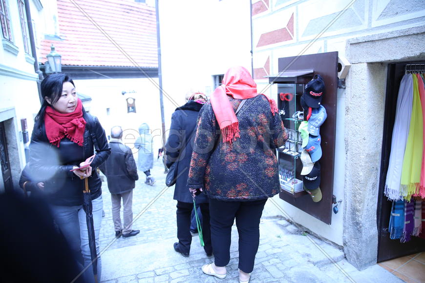 Туристы на улице Праги