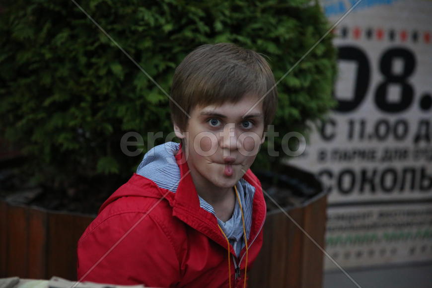 Кривляка в Сокольниках.