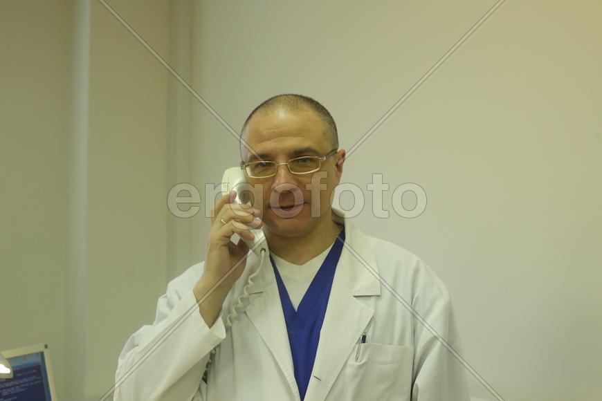 Деловой врач