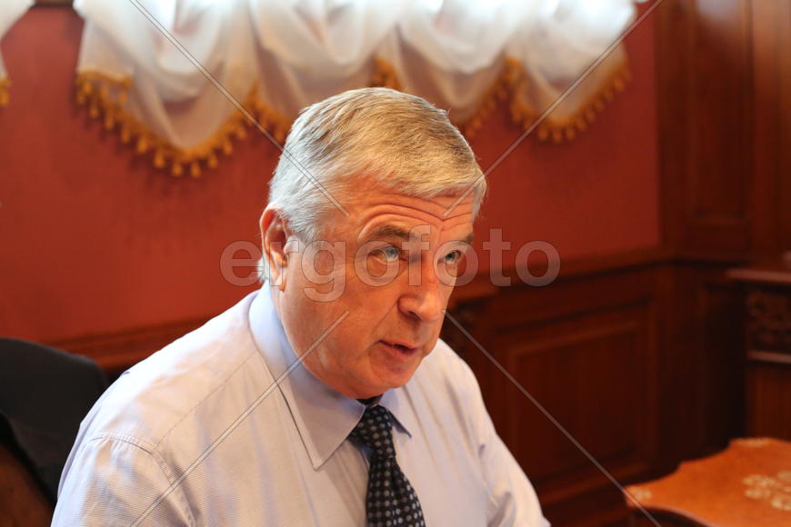 Павел Павлович Бородин в своём кабинете